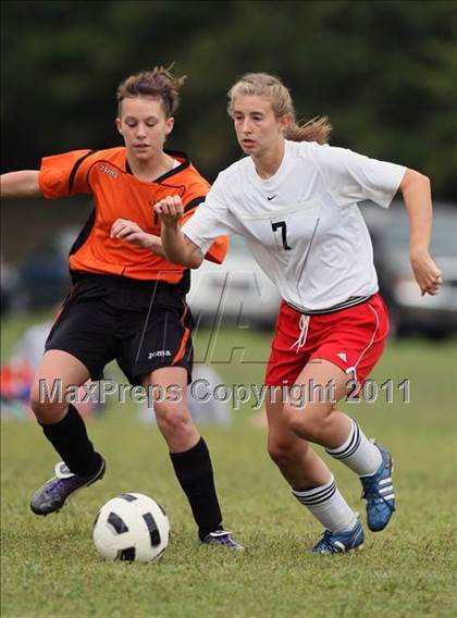 Thumbnail 3 in Clinton vs Sullivan South (Sevier County Invitational) photogallery.