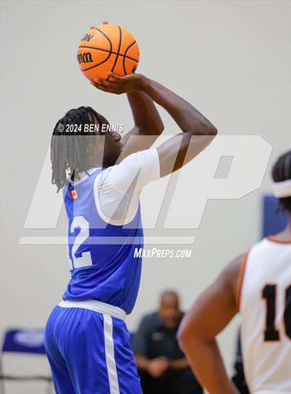 Thumbnail 2 in Kell vs. Crestwood Prep Canada (Lemon Street Classic) photogallery.