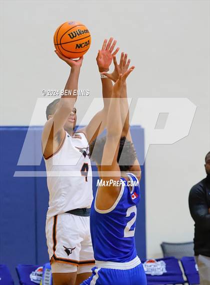 Thumbnail 2 in Kell vs. Crestwood Prep Canada (Lemon Street Classic) photogallery.
