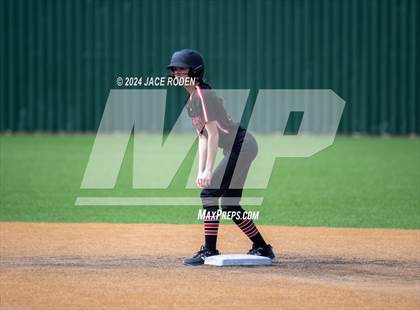 Thumbnail 3 in Kirbyville vs. West Hardin photogallery.