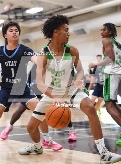 Thumbnail 2 in Lincoln vs. Otay Ranch (Buccaneers Thanksgiving Classic) photogallery.