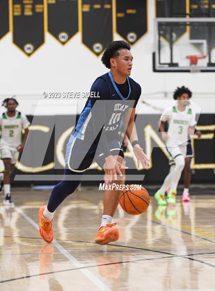 Thumbnail 2 in Lincoln vs. Otay Ranch (Buccaneers Thanksgiving Classic) photogallery.