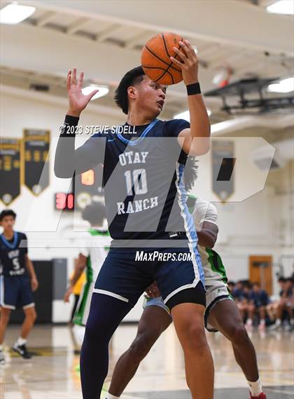 Thumbnail 3 in Lincoln vs. Otay Ranch (Buccaneers Thanksgiving Classic) photogallery.