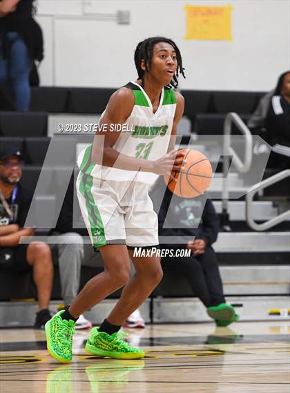 Thumbnail 2 in Lincoln vs. Otay Ranch (Buccaneers Thanksgiving Classic) photogallery.