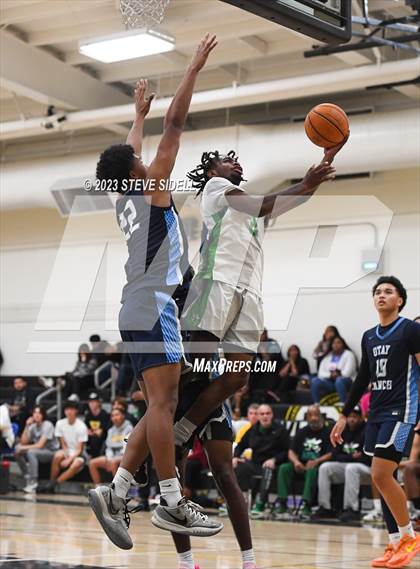 Thumbnail 3 in Lincoln vs. Otay Ranch (Buccaneers Thanksgiving Classic) photogallery.