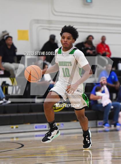 Thumbnail 3 in Lincoln vs. Otay Ranch (Buccaneers Thanksgiving Classic) photogallery.
