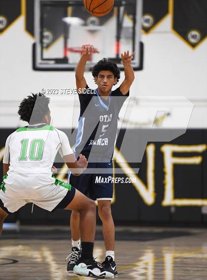 Thumbnail 1 in Lincoln vs. Otay Ranch (Buccaneers Thanksgiving Classic) photogallery.