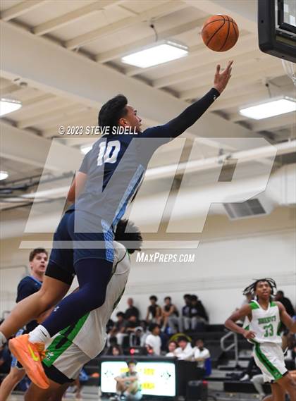 Thumbnail 2 in Lincoln vs. Otay Ranch (Buccaneers Thanksgiving Classic) photogallery.