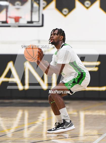Thumbnail 3 in Lincoln vs. Otay Ranch (Buccaneers Thanksgiving Classic) photogallery.