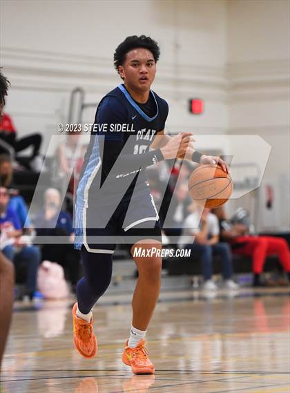 Thumbnail 2 in Lincoln vs. Otay Ranch (Buccaneers Thanksgiving Classic) photogallery.