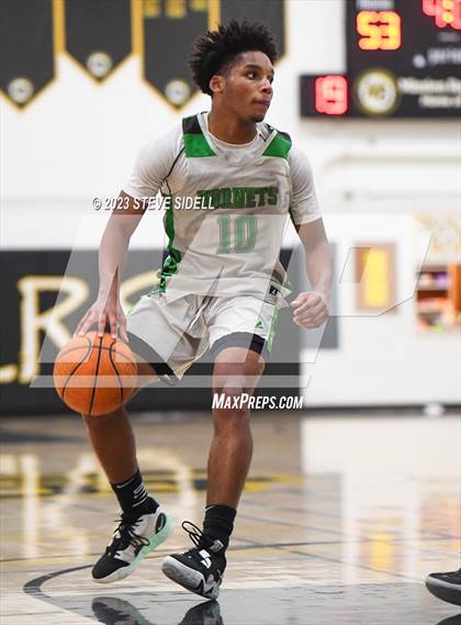 Thumbnail 3 in Lincoln vs. Otay Ranch (Buccaneers Thanksgiving Classic) photogallery.