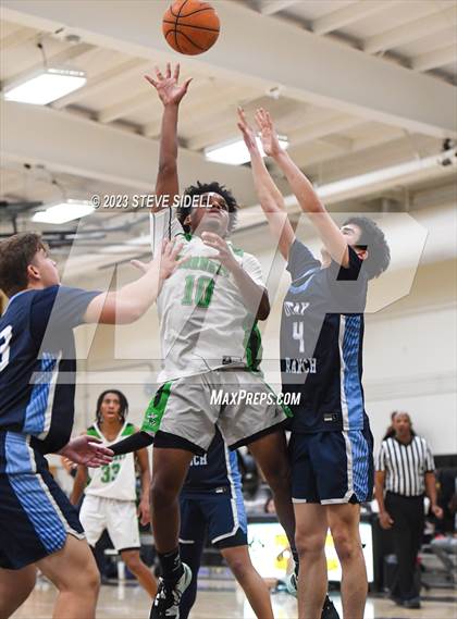 Thumbnail 2 in Lincoln vs. Otay Ranch (Buccaneers Thanksgiving Classic) photogallery.