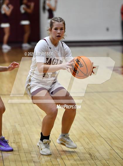 Thumbnail 2 in Central @ Warner photogallery.