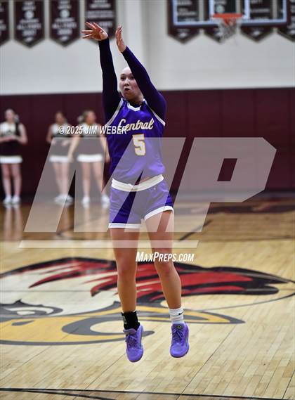 Thumbnail 2 in Central @ Warner photogallery.