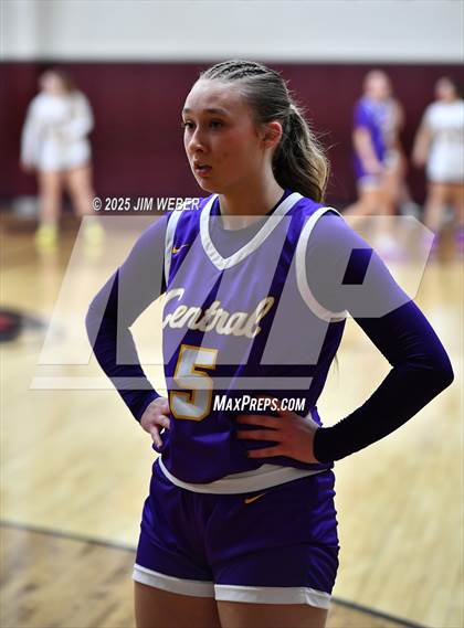 Thumbnail 3 in Central @ Warner photogallery.