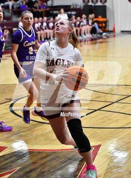 Thumbnail 1 in Central @ Warner photogallery.