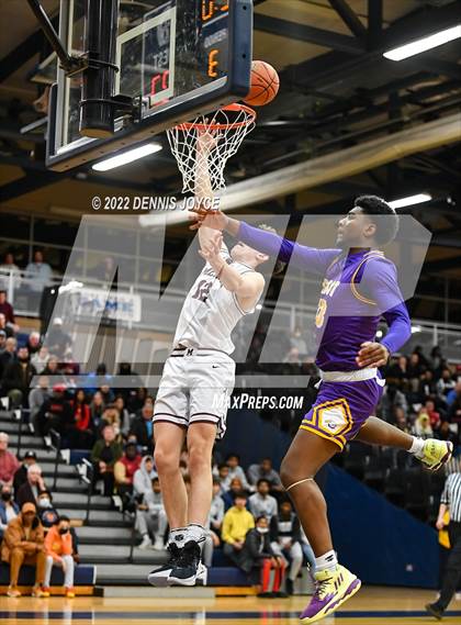 Thumbnail 2 in Pittsford Mendon vs East (NYSPHSAA Section 5 Class A Regional State Qualifier) photogallery.