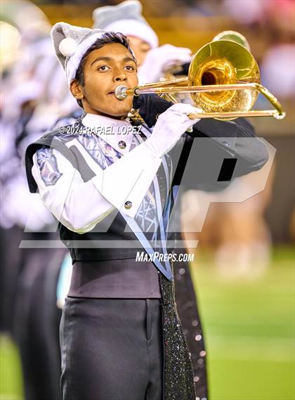Thumbnail 3 in Vandegrift vs. Summer Creek (UIL 6A D2 Football Semifinal) photogallery.