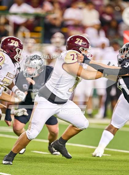 Thumbnail 2 in Vandegrift vs. Summer Creek (UIL 6A D2 Football Semifinal) photogallery.