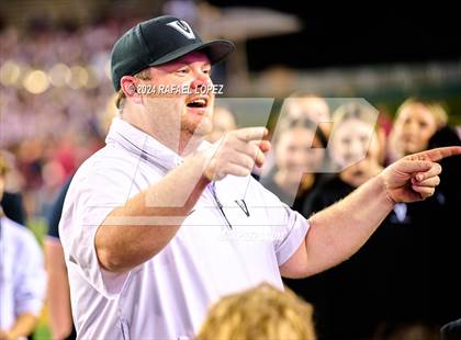 Thumbnail 1 in Vandegrift vs. Summer Creek (UIL 6A D2 Football Semifinal) photogallery.