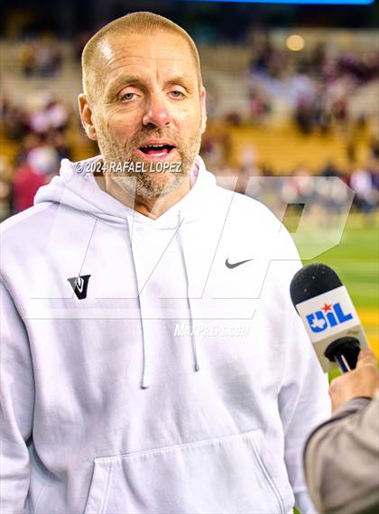 Thumbnail 3 in Vandegrift vs. Summer Creek (UIL 6A D2 Football Semifinal) photogallery.
