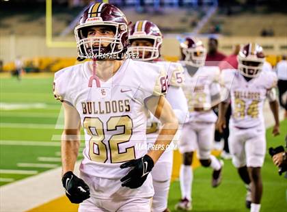 Thumbnail 2 in Vandegrift vs. Summer Creek (UIL 6A D2 Football Semifinal) photogallery.