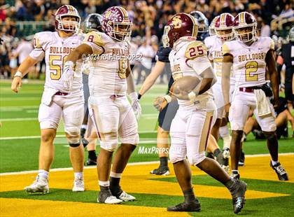 Thumbnail 2 in Vandegrift vs. Summer Creek (UIL 6A D2 Football Semifinal) photogallery.