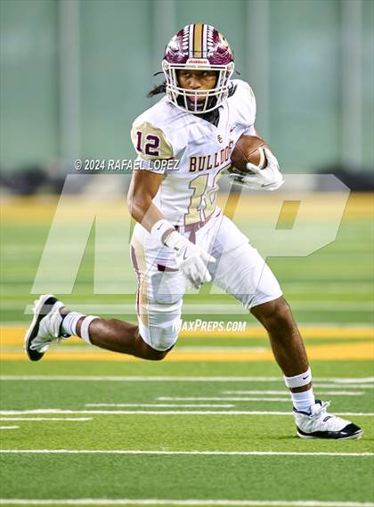 Thumbnail 2 in Vandegrift vs. Summer Creek (UIL 6A D2 Football Semifinal) photogallery.