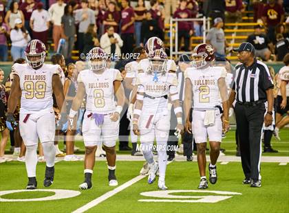 Thumbnail 2 in Vandegrift vs. Summer Creek (UIL 6A D2 Football Semifinal) photogallery.