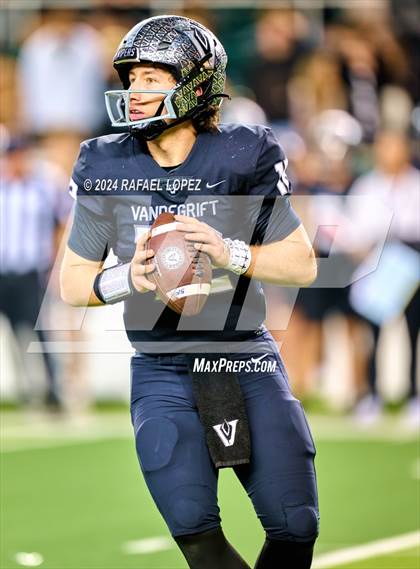 Thumbnail 2 in Vandegrift vs. Summer Creek (UIL 6A D2 Football Semifinal) photogallery.