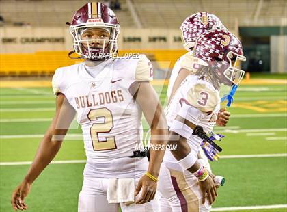 Thumbnail 2 in Vandegrift vs. Summer Creek (UIL 6A D2 Football Semifinal) photogallery.