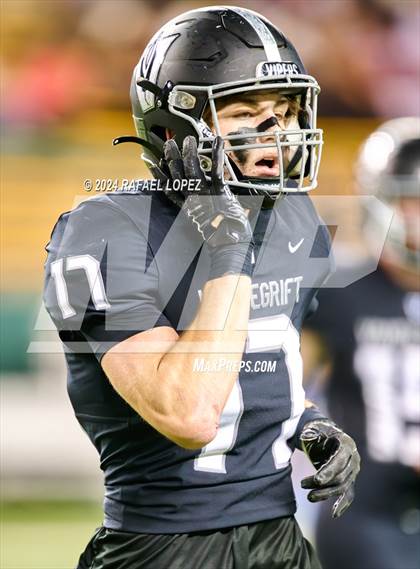 Thumbnail 2 in Vandegrift vs. Summer Creek (UIL 6A D2 Football Semifinal) photogallery.