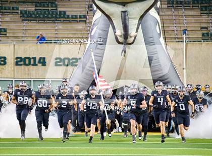Thumbnail 2 in Vandegrift vs. Summer Creek (UIL 6A D2 Football Semifinal) photogallery.