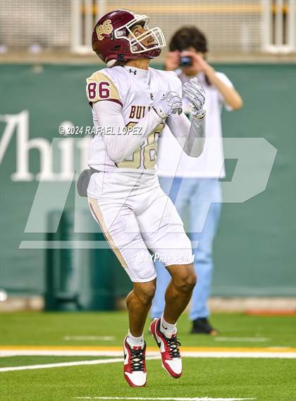 Thumbnail 2 in Vandegrift vs. Summer Creek (UIL 6A D2 Football Semifinal) photogallery.