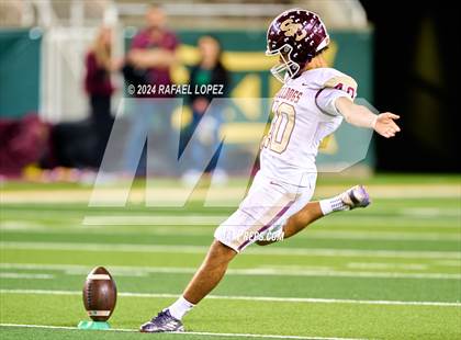 Thumbnail 3 in Vandegrift vs. Summer Creek (UIL 6A D2 Football Semifinal) photogallery.