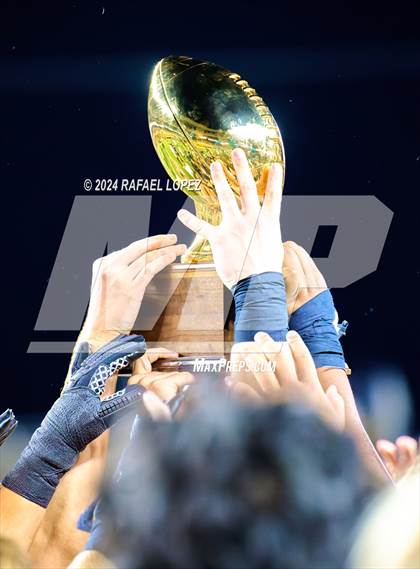 Thumbnail 3 in Vandegrift vs. Summer Creek (UIL 6A D2 Football Semifinal) photogallery.