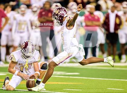 Thumbnail 3 in Vandegrift vs. Summer Creek (UIL 6A D2 Football Semifinal) photogallery.