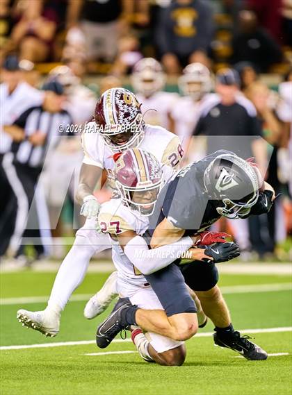 Thumbnail 2 in Vandegrift vs. Summer Creek (UIL 6A D2 Football Semifinal) photogallery.