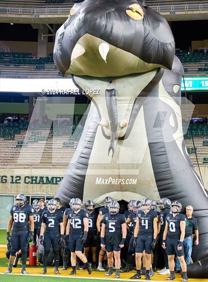 Thumbnail 3 in Vandegrift vs. Summer Creek (UIL 6A D2 Football Semifinal) photogallery.
