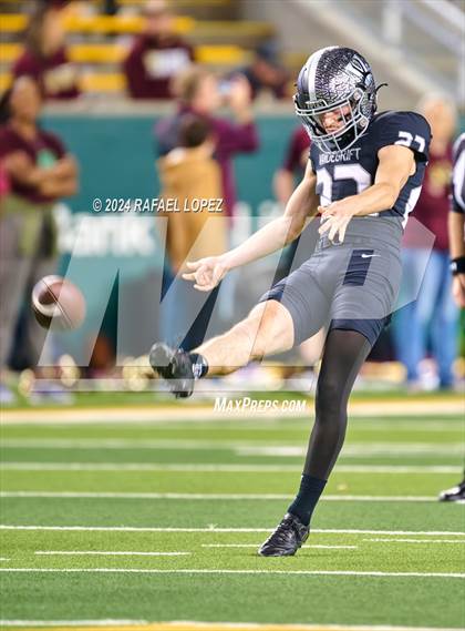 Thumbnail 2 in Vandegrift vs. Summer Creek (UIL 6A D2 Football Semifinal) photogallery.