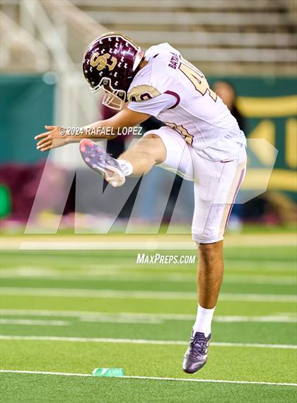Thumbnail 1 in Vandegrift vs. Summer Creek (UIL 6A D2 Football Semifinal) photogallery.
