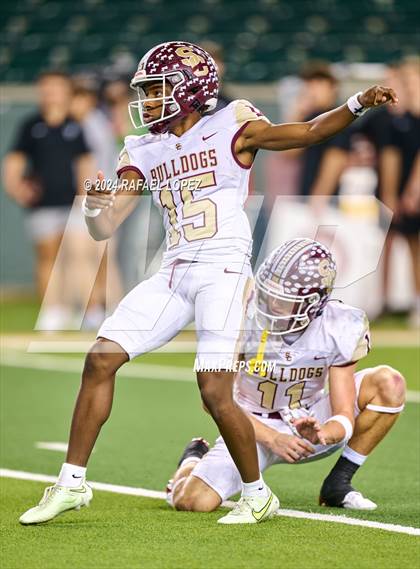 Thumbnail 1 in Vandegrift vs. Summer Creek (UIL 6A D2 Football Semifinal) photogallery.