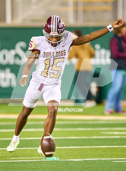 Thumbnail 2 in Vandegrift vs. Summer Creek (UIL 6A D2 Football Semifinal) photogallery.