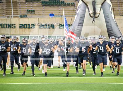 Thumbnail 3 in Vandegrift vs. Summer Creek (UIL 6A D2 Football Semifinal) photogallery.