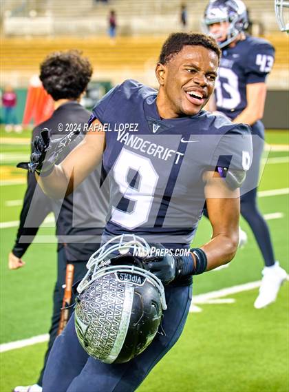 Thumbnail 3 in Vandegrift vs. Summer Creek (UIL 6A D2 Football Semifinal) photogallery.