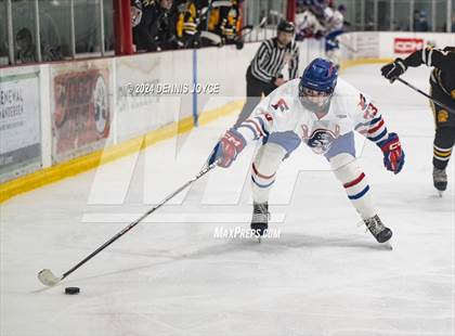 Thumbnail 1 in Fairport @ McQuaid Jesuit photogallery.