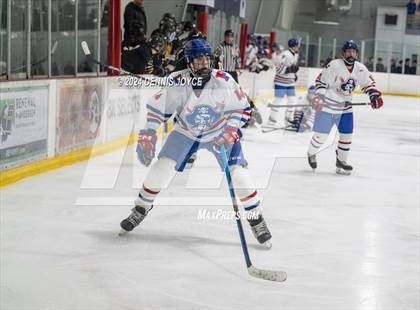 Thumbnail 2 in Fairport @ McQuaid Jesuit photogallery.