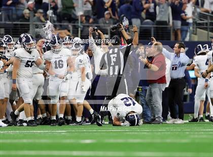 Thumbnail 2 in Smithson Valley @ Highland Park (UIL 5A Football Division I Final) photogallery.
