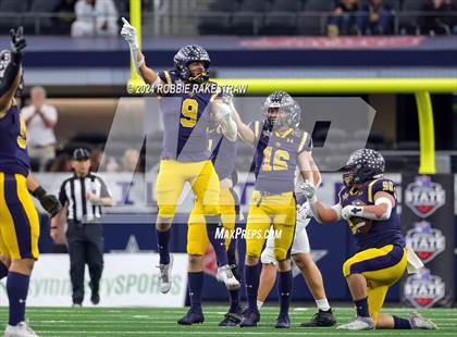Thumbnail 1 in Smithson Valley @ Highland Park (UIL 5A Football Division I Final) photogallery.