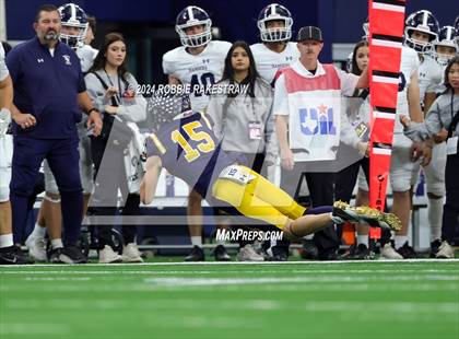 Thumbnail 1 in Smithson Valley @ Highland Park (UIL 5A Football Division I Final) photogallery.